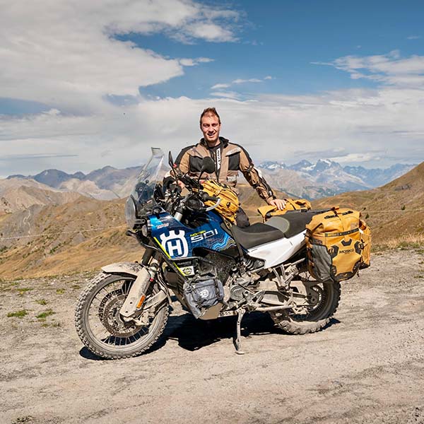 Bastien en trail au col du Saluces