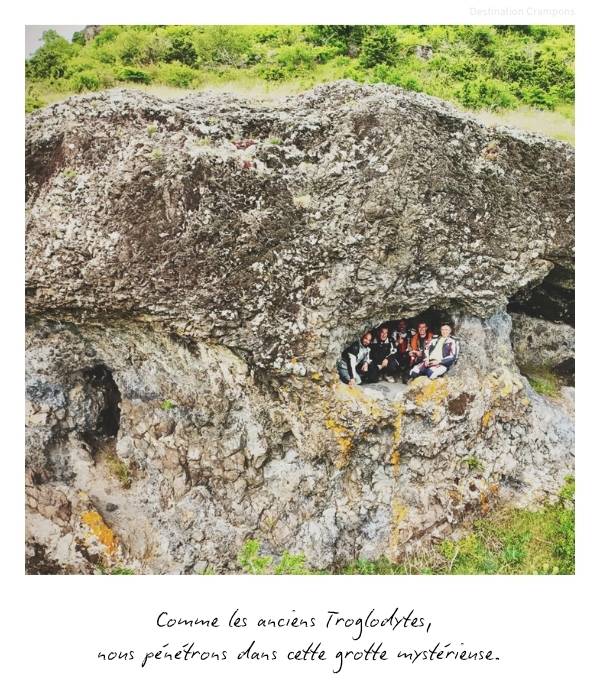 Aventure souterraine dans une grotte Ardéchoise