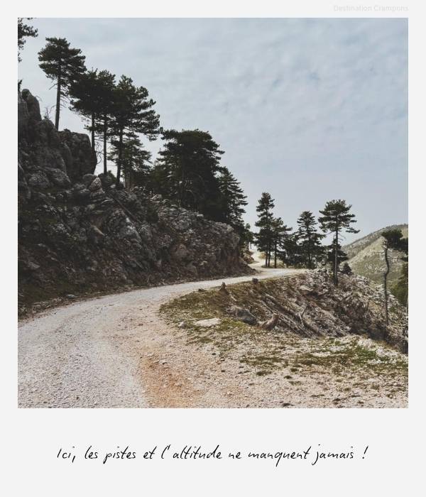 Polaroid aventure off-road en Grèce : "Ici, les pistes et l'altitude ne manquent jamais !"