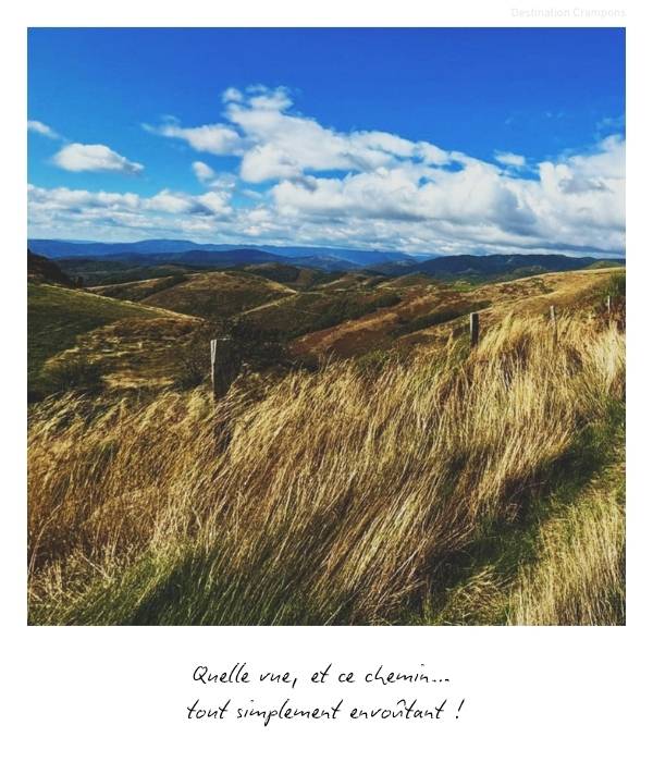 Polaroid randonnée off-road Ardèche : "Quelle vue, et ce chemin... tout simplement envoûtant !"