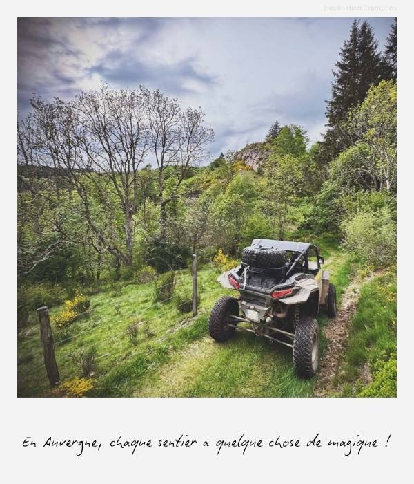Polaroid paysage d'Auvergne : "En Auvergne, chaque sentier a quelque chose de magique !"