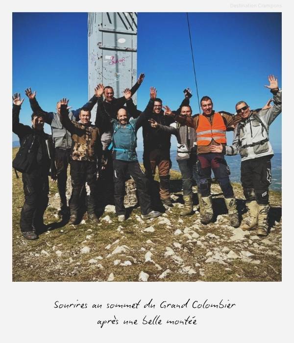 Polaroid randonnée trail Bugey : "Sourires au sommet du Grand Colombier après une belle montée"