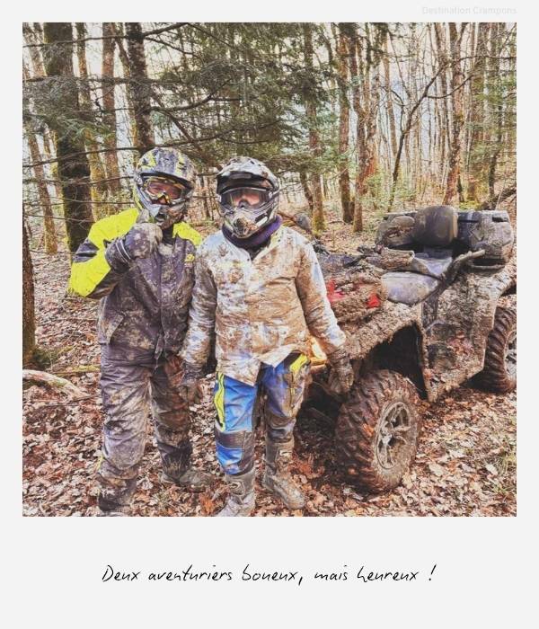 Polaroid randonnée quad Bugey : "Deux aventuriers boueux, mais heureux !"